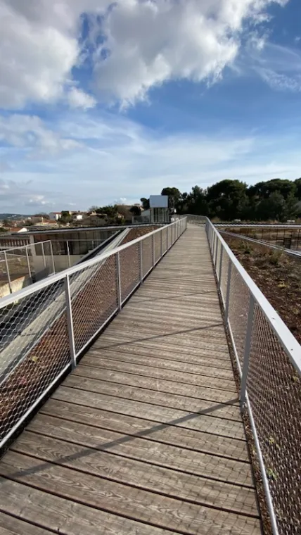 Tressage en maille inox dans le Rhône. , Décines-Charpieu, Art Métallique
