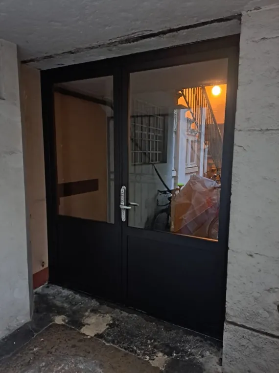 Porte de hall en acier JANSEN à Lyon, Lyon, Art Métallique