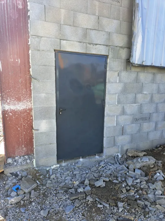 Porte tôlée "issue de secours", saint pierre de chandieu, art métallique